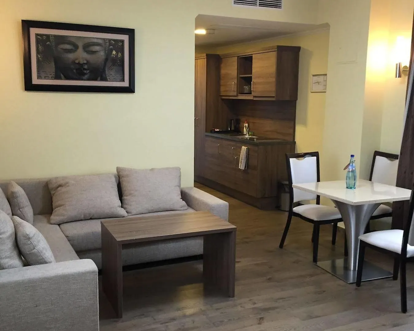Naam Hotel & Apartments Frankfurt City-Messe Airport Frankfurt am Main 3*,