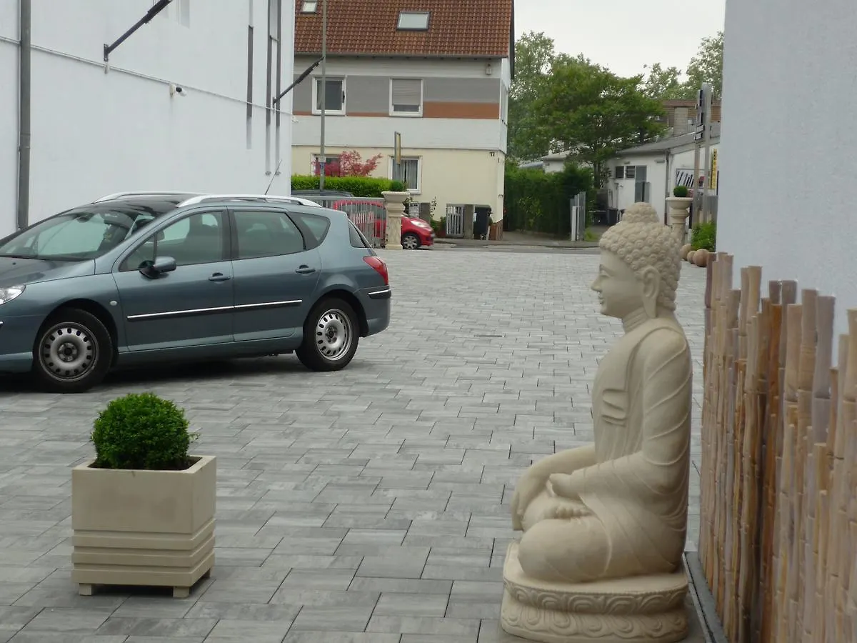 Naam Hotel & Apartments Frankfurt City-Messe Airport Frankfurt am Main 3*,